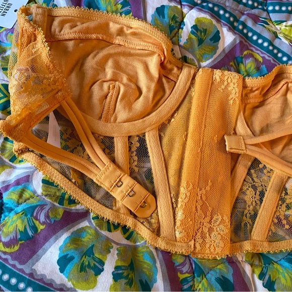 uo lace corset - Picture 8 of 9